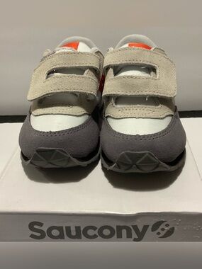 NIB- Saucony Baby Jazz Girls Gray/White/Red Velcro Sneakers, Sz 8M